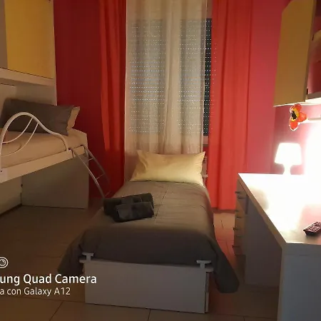 Appartamento La Casa Di Debby Parcheggio Wi-fi , Aria Condizionata Gratuiti