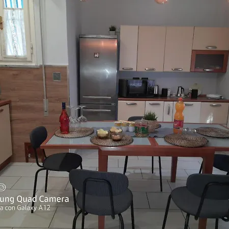 La Casa Di Debby Parcheggio Wi-fi , Aria Condizionata Gratuiti Appartamento