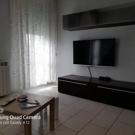 Appartamento La Casa Di Debby Parcheggio Wi-fi , Aria Condizionata Gratuiti